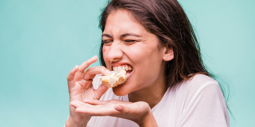 O Que Comer e Evitar para Manter a Saúde dos Dentes: Guia Completo para um Sorriso Saudável | Dr. Jefferson Benevides Ortodontia e Ortopedia Facial no ES O Que Comer e Evitar para Manter a Saúde dos Dentes: Guia Completo para um Sorriso Saudável
