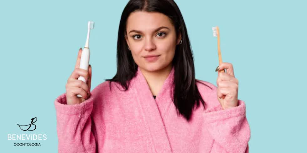 Escova de Dentes Elétrica vs. Manual: Qual é Mais Eficiente? | Dr. Jefferson Benevides Ortodontia e Ortopedia Facial no ES Escova de Dentes Elétrica vs. Manual: Qual é Mais Eficiente? | Dr. Jefferson Benevides Ortodontia e Ortopedia Facial no ES